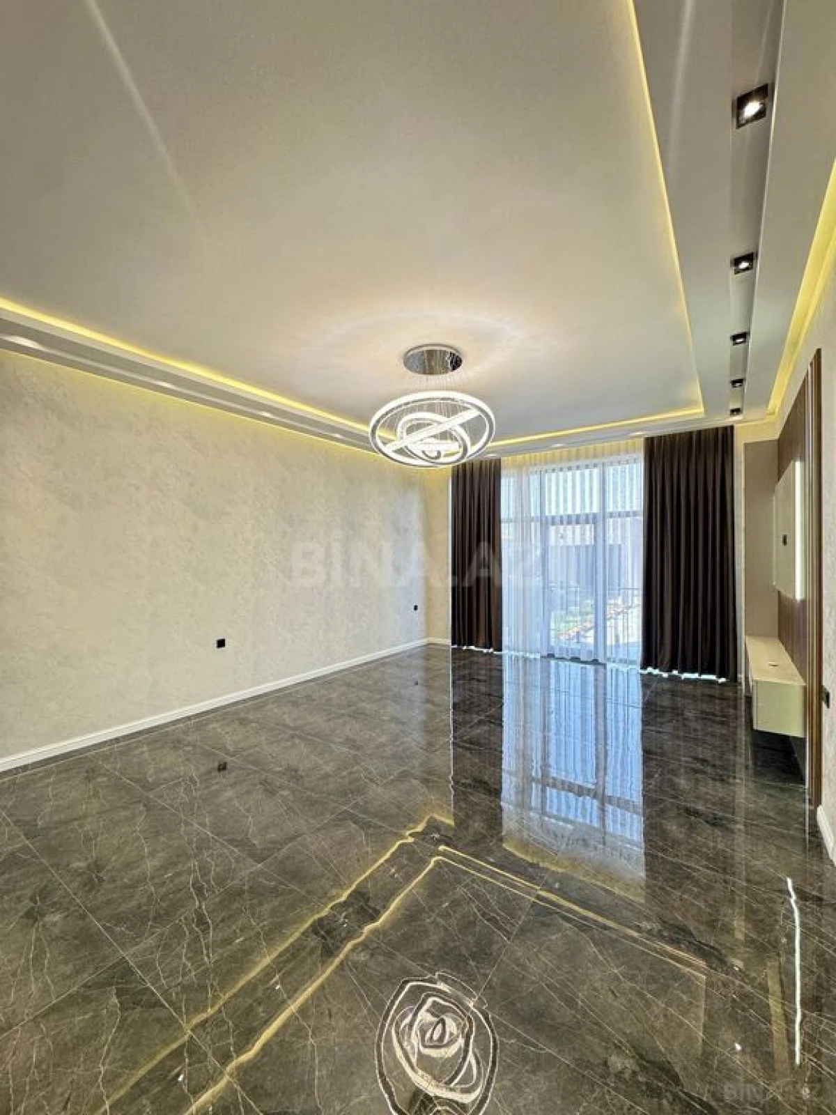 Satılır 6 otaqlı həyət evi 300 m²