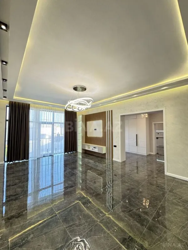 Satılır 6 otaqlı həyət evi 300 m²