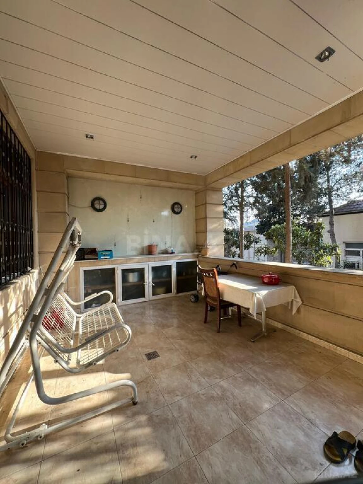 Satılır 10 otaqlı həyət evi 950 m²