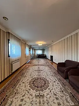 Satılır 10 otaqlı həyət evi 950 m²