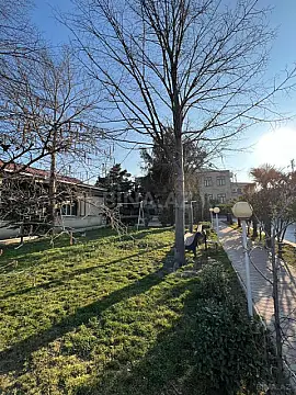 Satılır 10 otaqlı həyət evi 950 m²