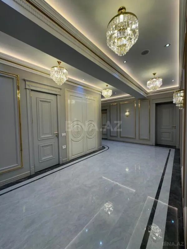 Satılır 4 otaqlı mənzil 150 m²