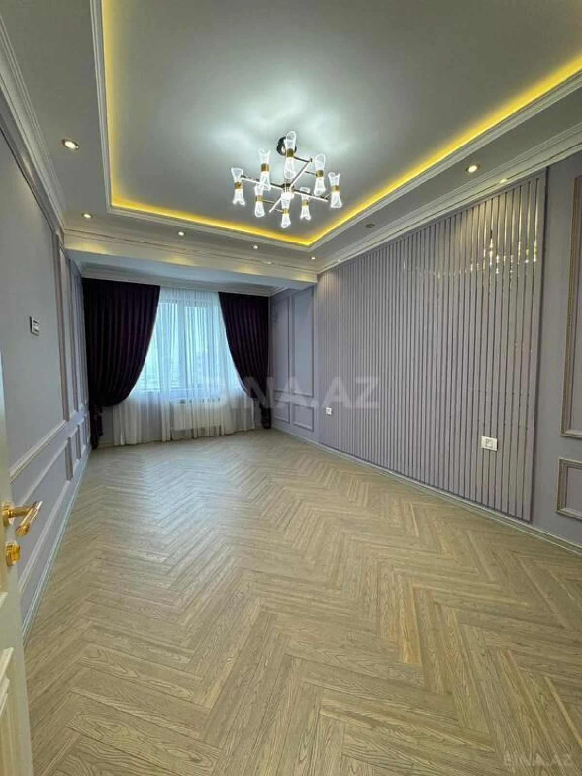 Satılır 4 otaqlı mənzil 150 m²
