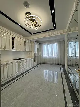 Satılır 4 otaqlı mənzil 150 m²