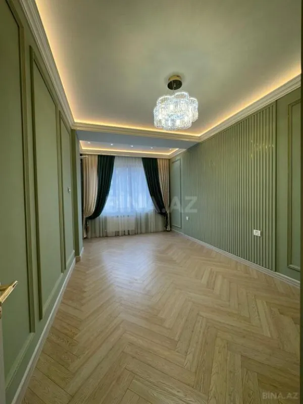 Satılır 4 otaqlı mənzil 150 m²