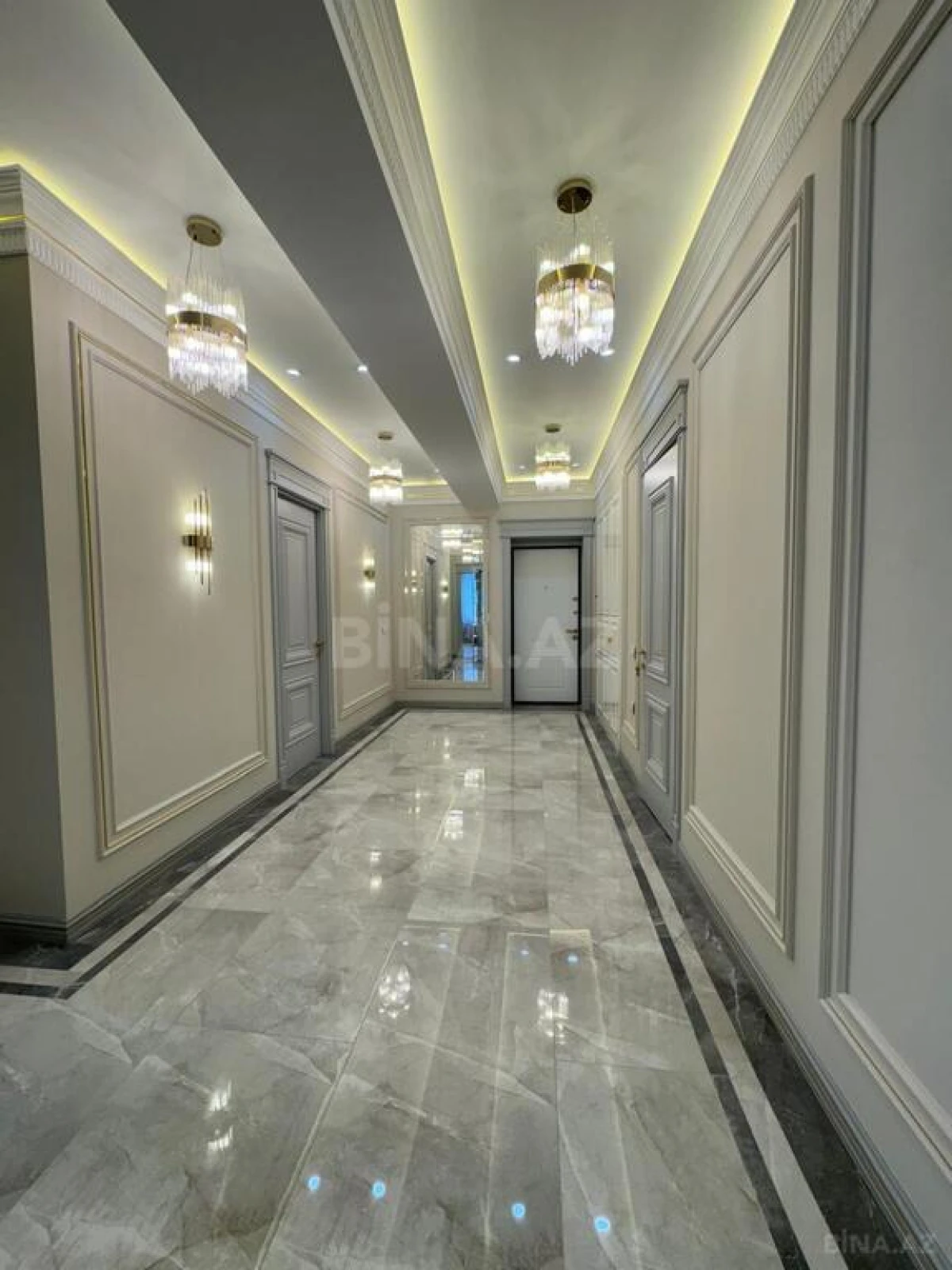 Satılır 4 otaqlı mənzil 150 m²
