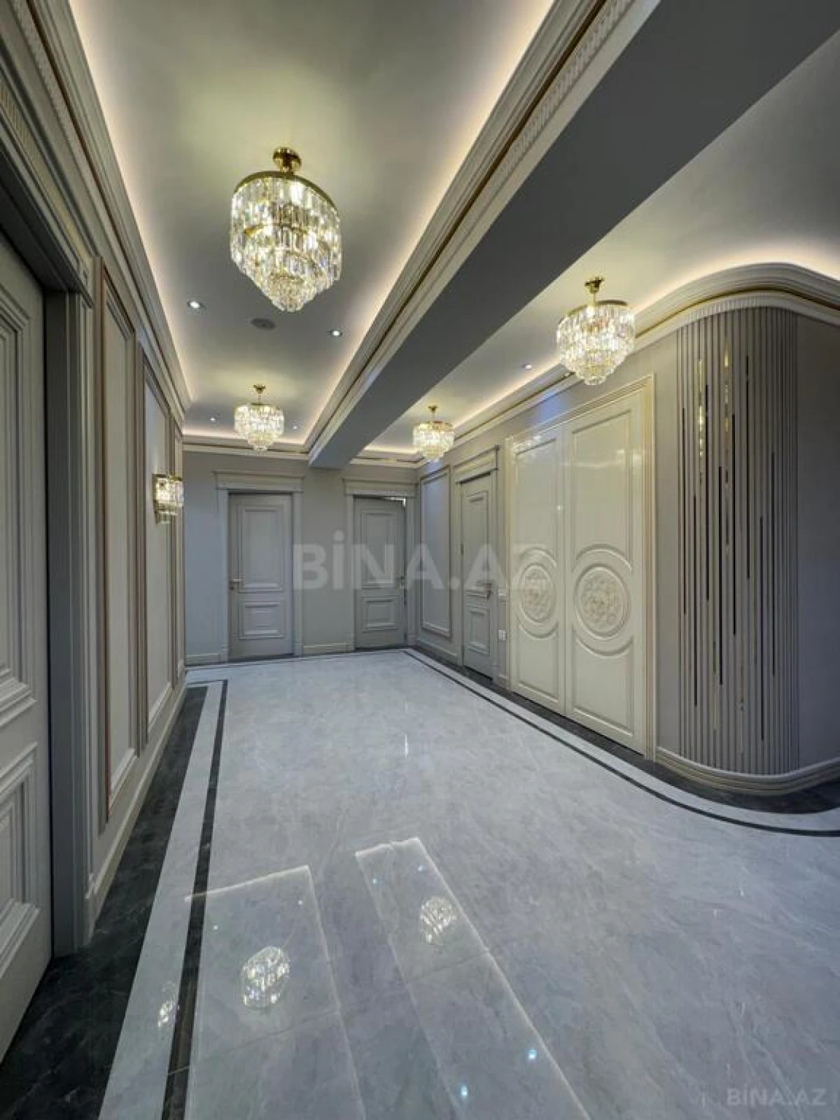 Satılır 4 otaqlı mənzil 150 m²