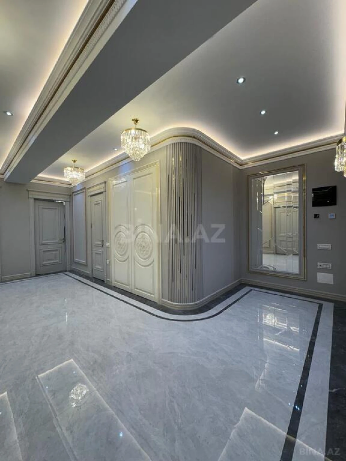 Satılır 4 otaqlı mənzil 150 m²