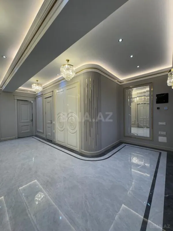 Satılır 4 otaqlı mənzil 150 m²