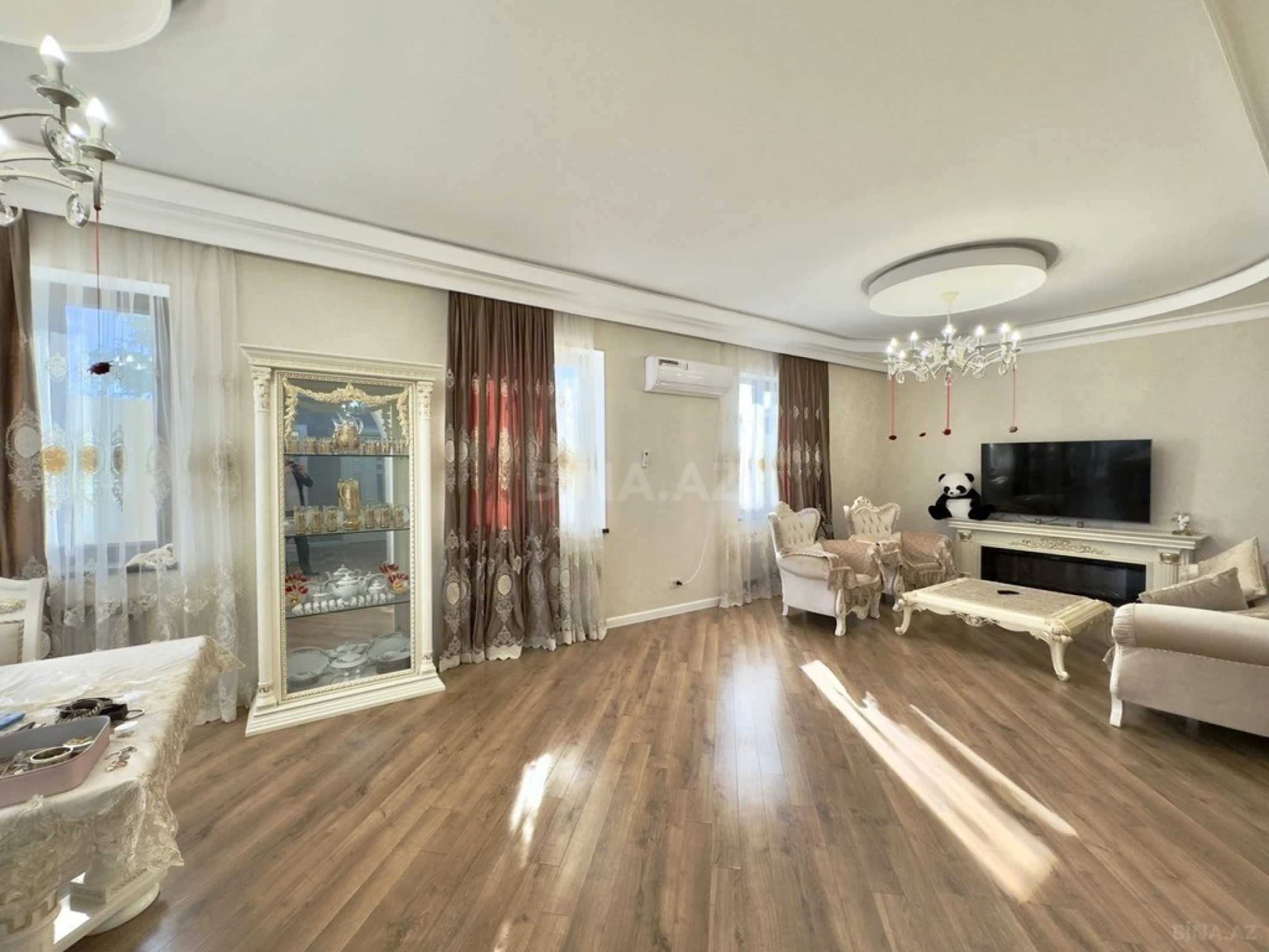 Satılır 6 otaqlı həyət evi 360 m²