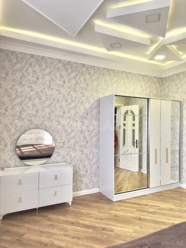 Satılır 6 otaqlı həyət evi 360 m²
