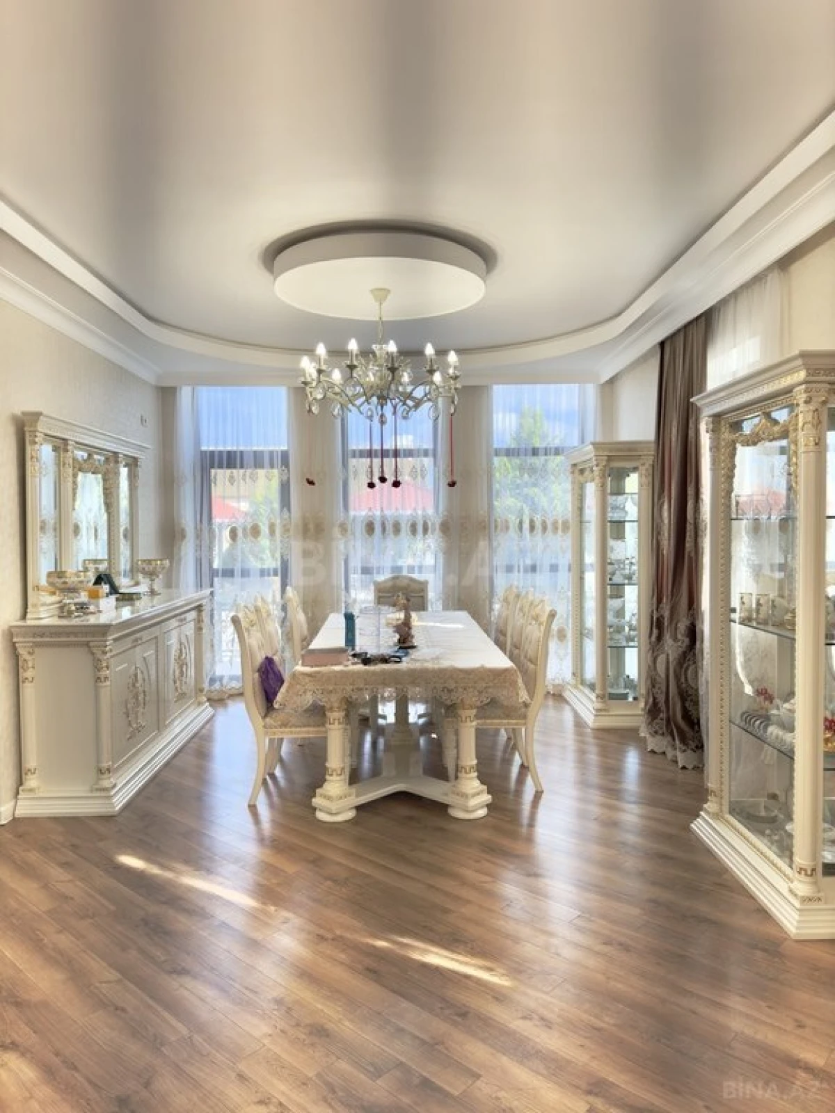 Satılır 6 otaqlı həyət evi 360 m²