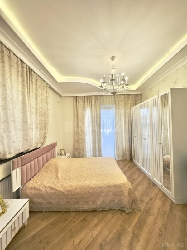 Satılır 6 otaqlı həyət evi 360 m²