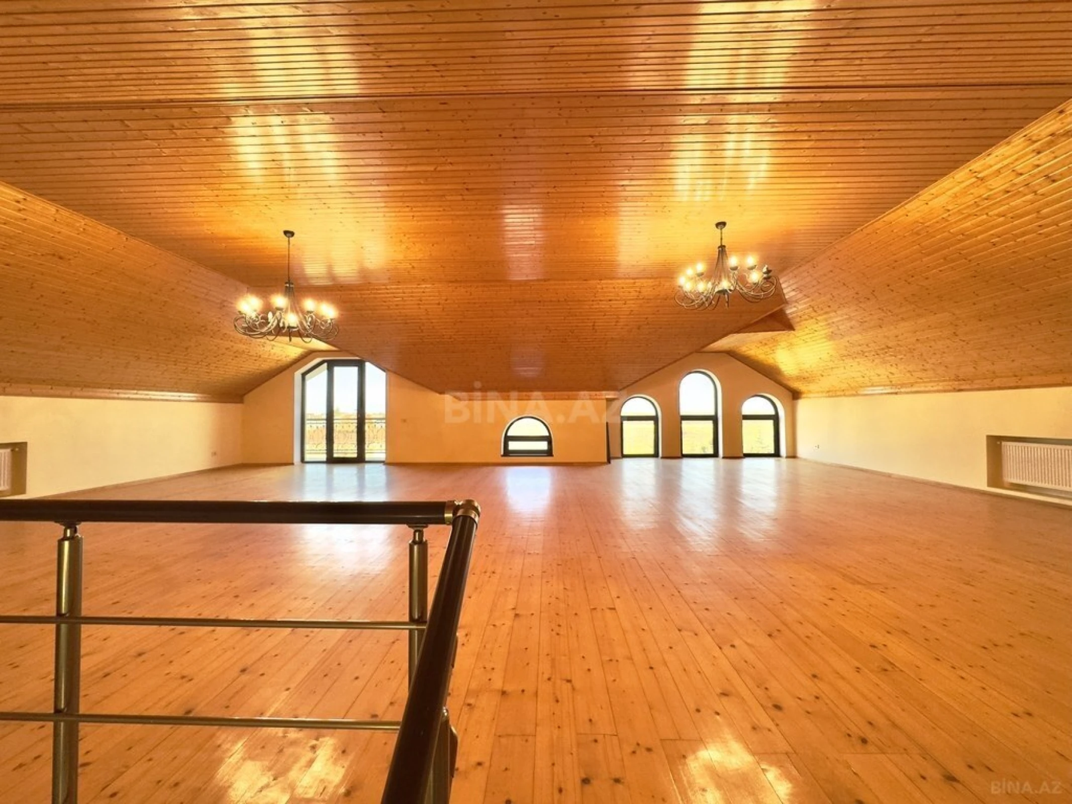 Satılır 6 otaqlı həyət evi 360 m²