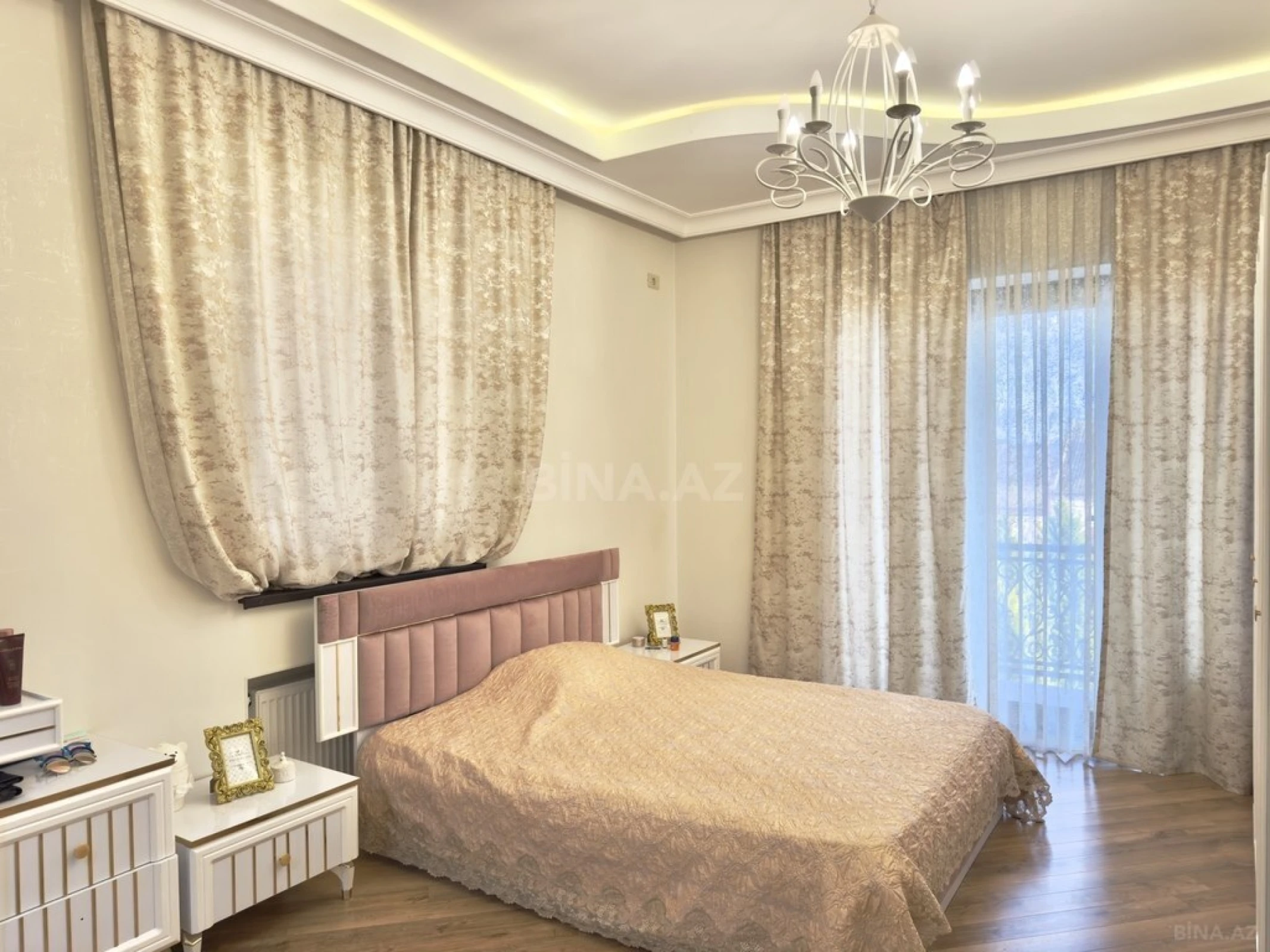Satılır 6 otaqlı həyət evi 360 m²
