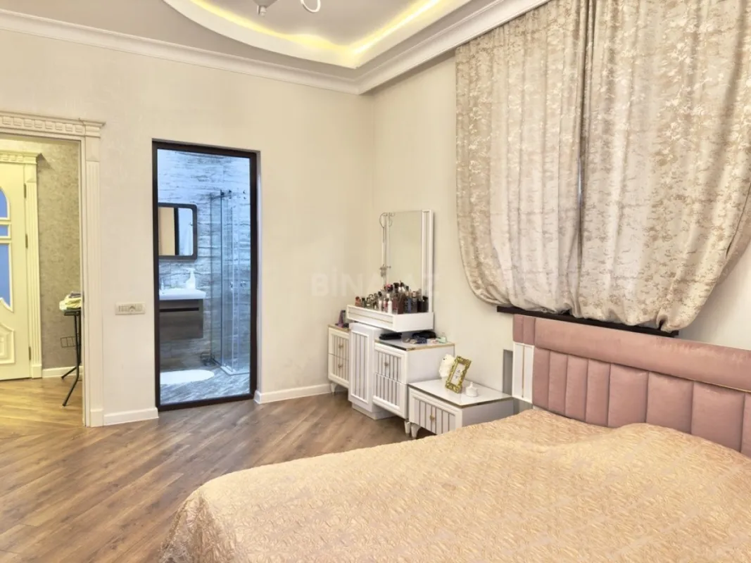 Satılır 6 otaqlı həyət evi 360 m²