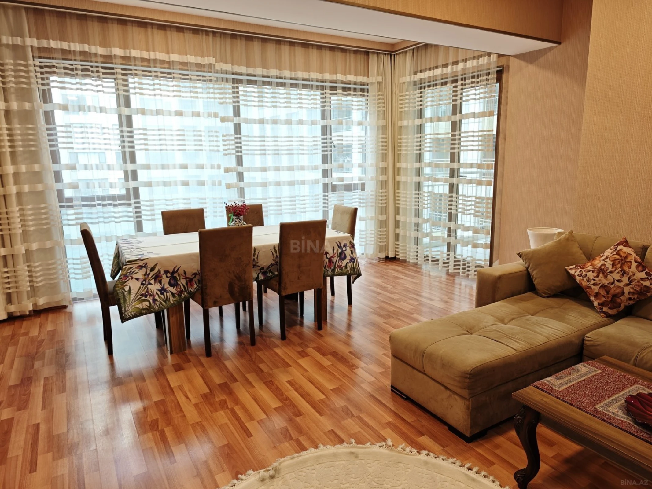 Satılır 3 otaqlı mənzil 113 m²