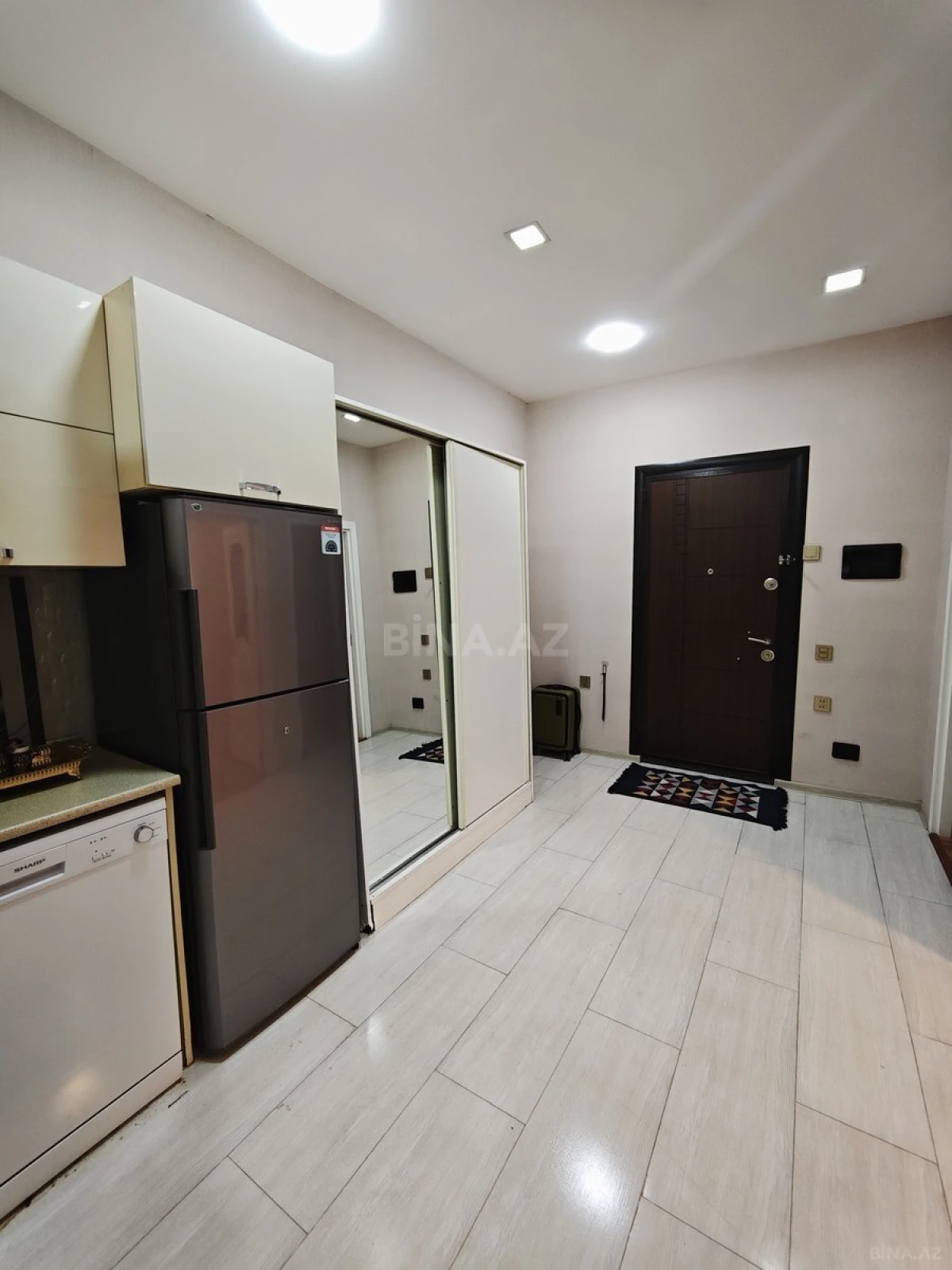 Satılır 3 otaqlı mənzil 113 m²