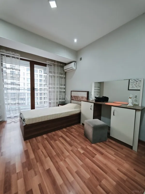 Satılır 3 otaqlı mənzil 113 m²