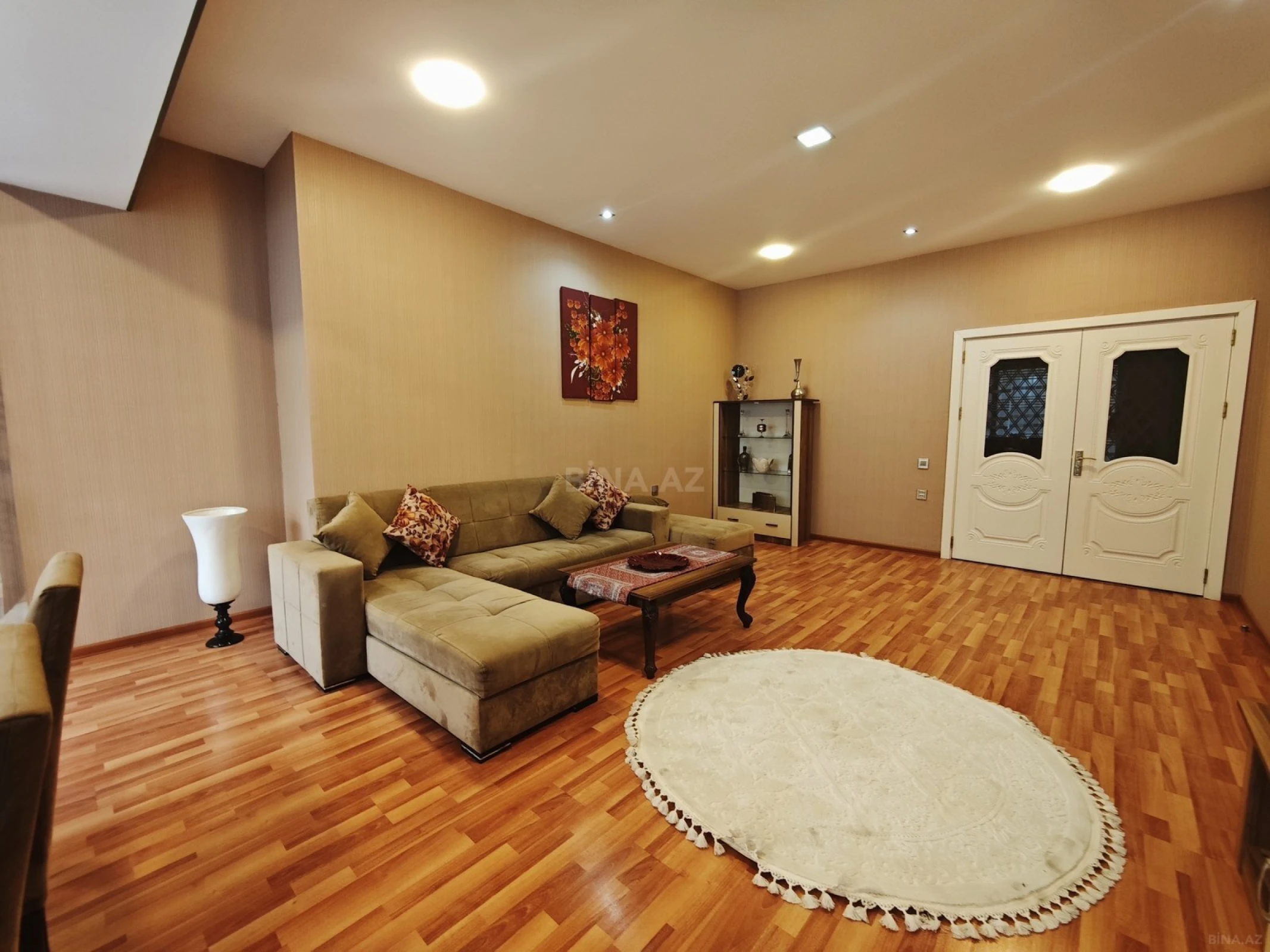 Satılır 3 otaqlı mənzil 113 m²