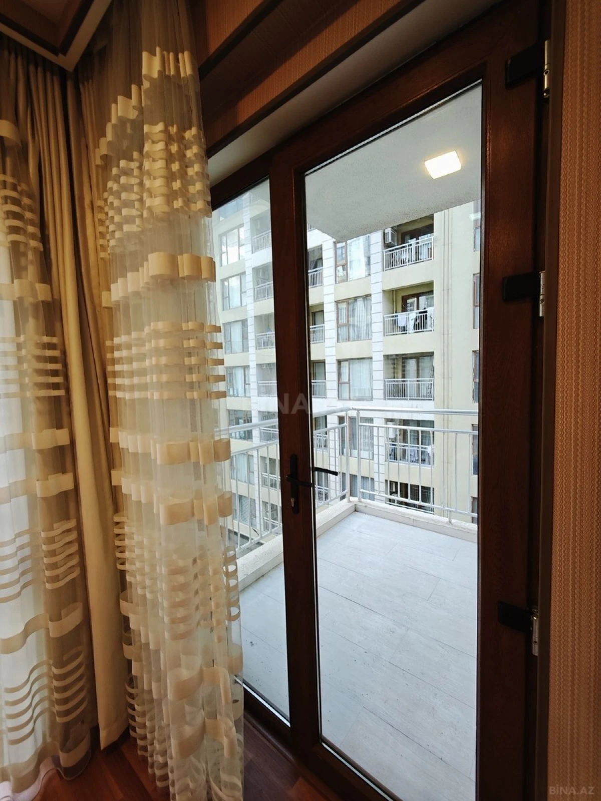 Satılır 3 otaqlı mənzil 113 m²