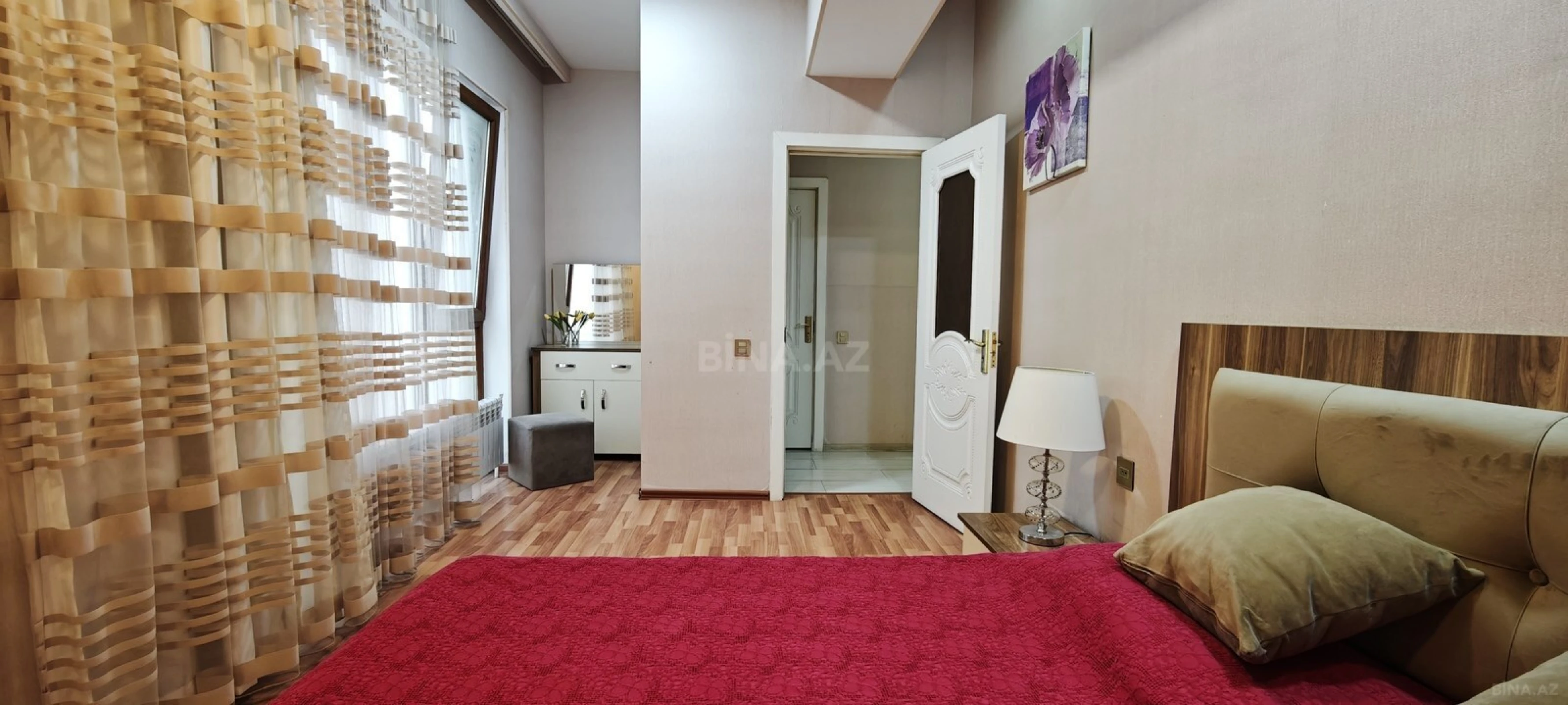 Satılır 3 otaqlı mənzil 113 m²