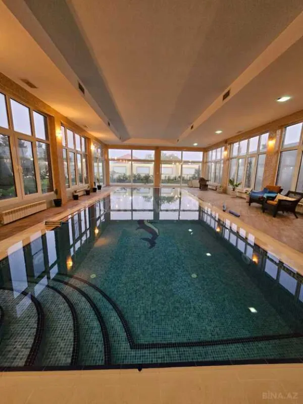 Satılır 8 otaqlı həyət evi 600 m²