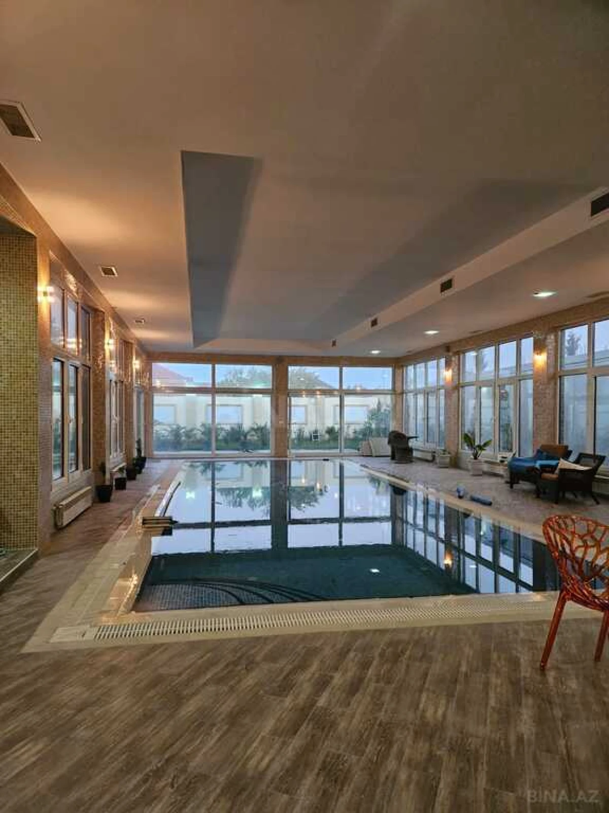 Satılır 8 otaqlı həyət evi 600 m²