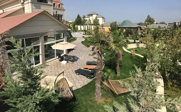 Satılır 8 otaqlı həyət evi 600 m²