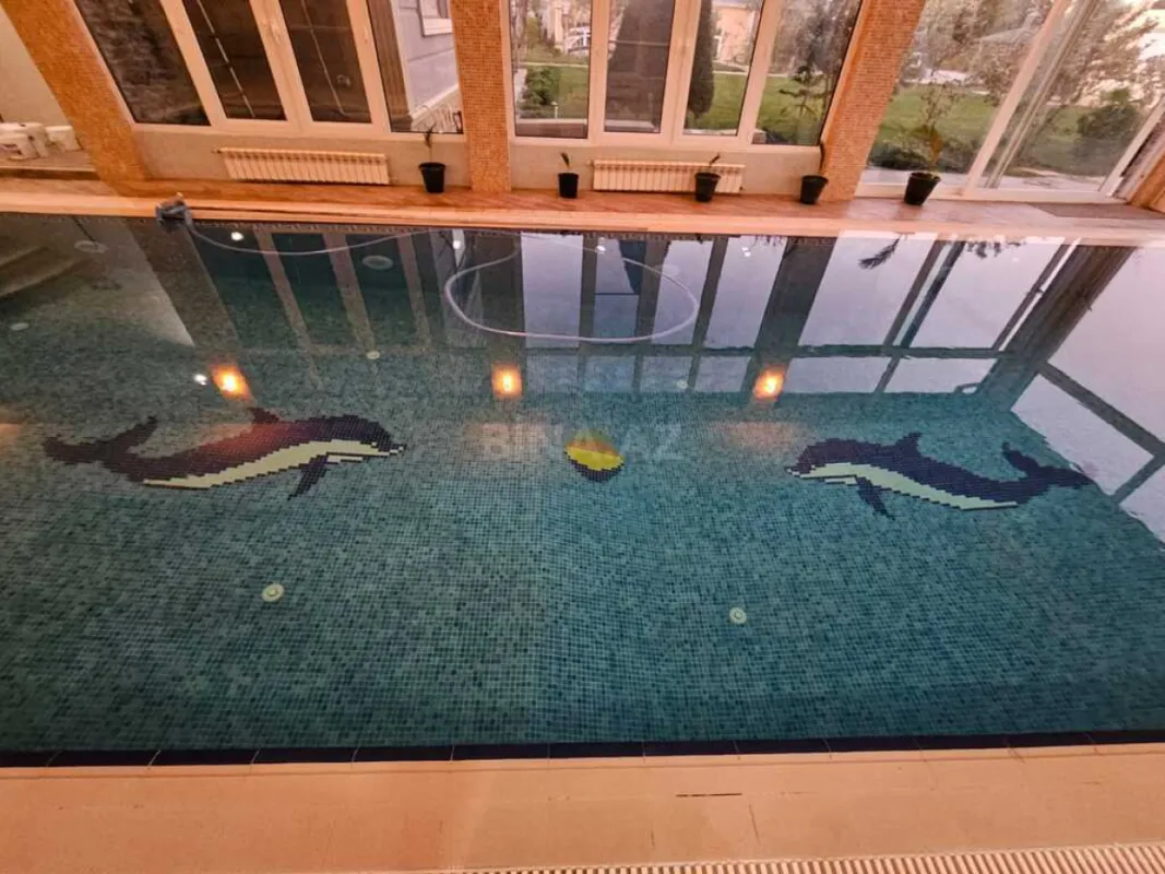 Satılır 8 otaqlı həyət evi 600 m²