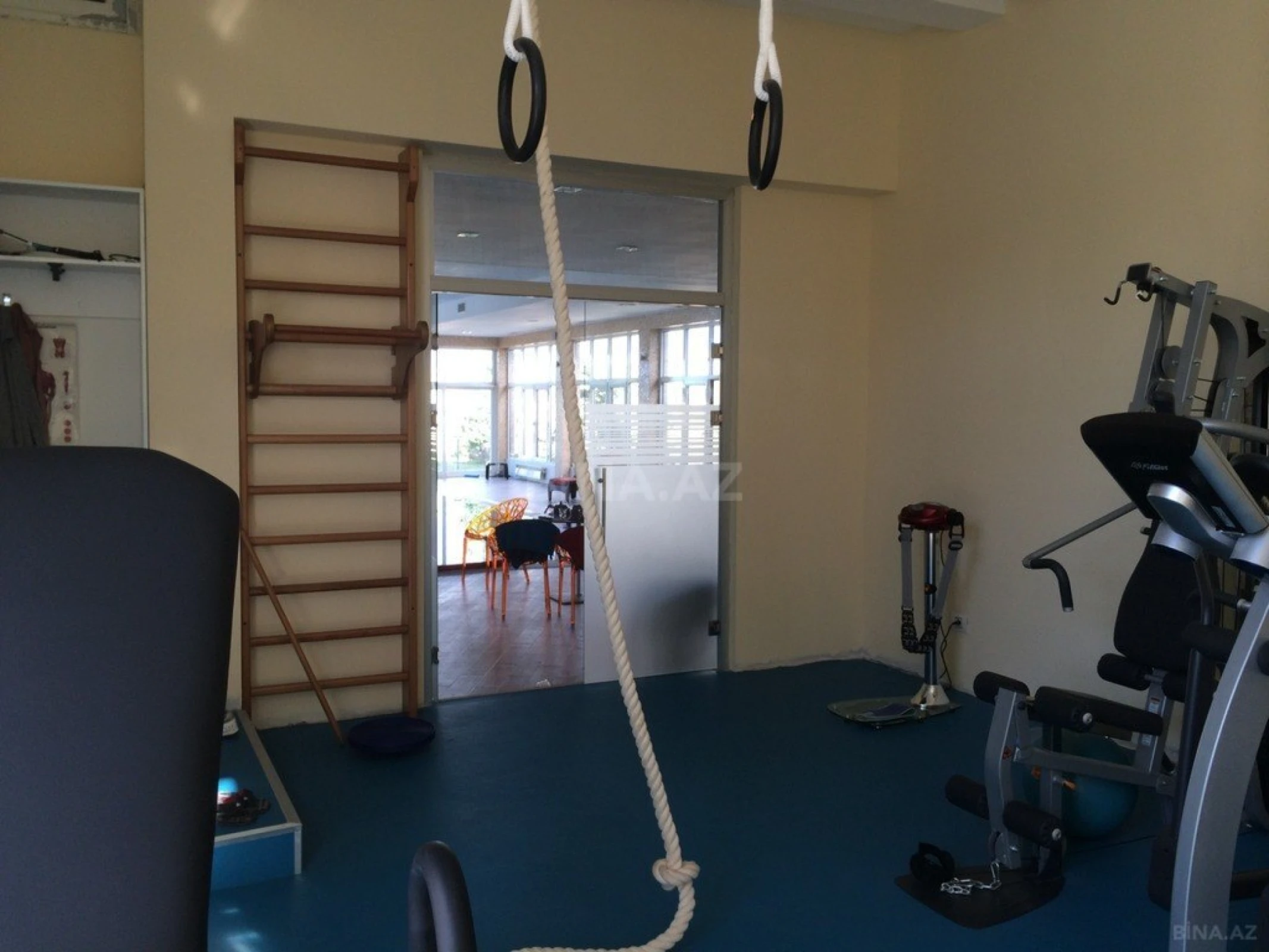 Satılır 8 otaqlı həyət evi 600 m²