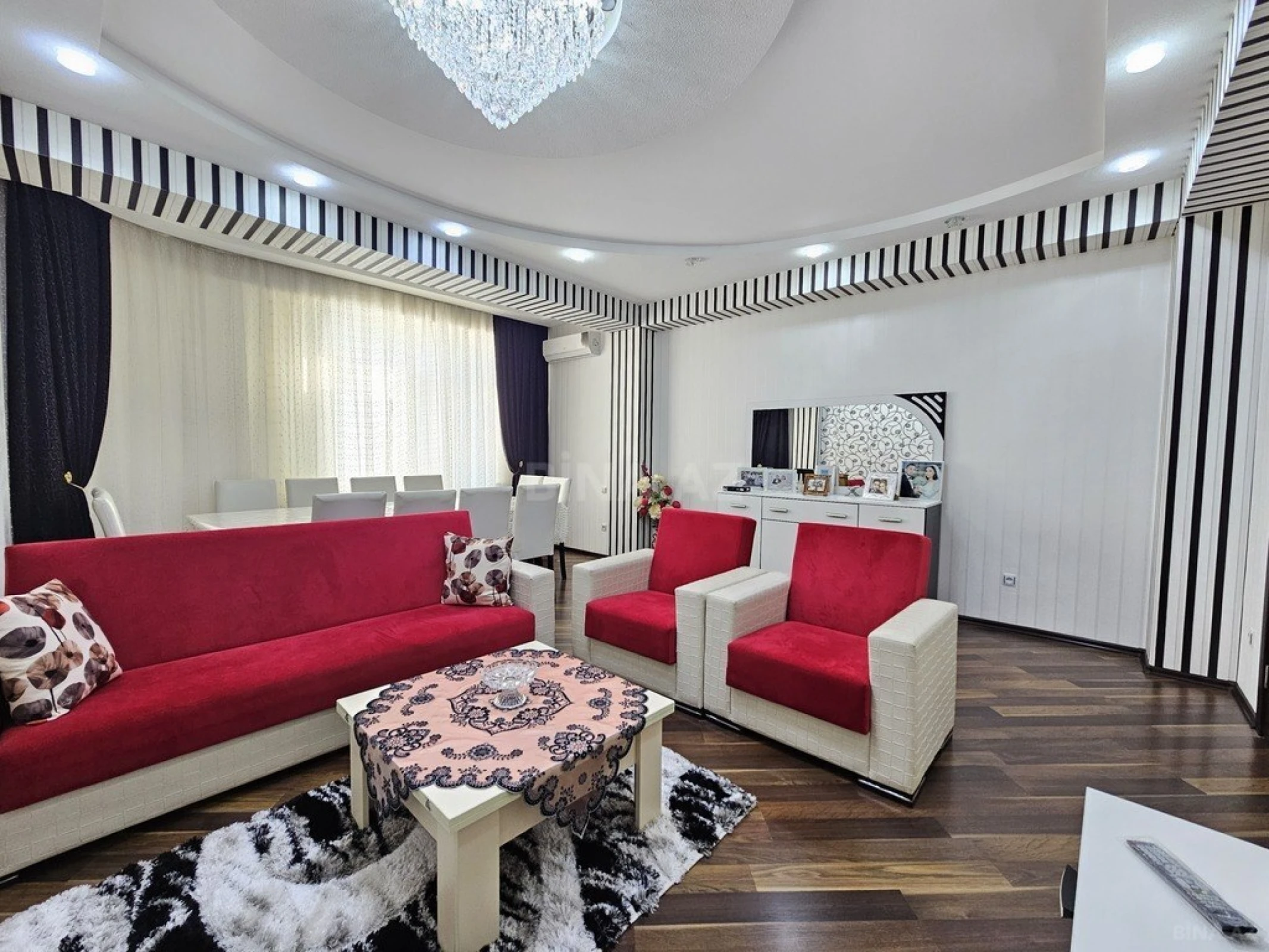Satılır 4 otaqlı mənzil 132 m²