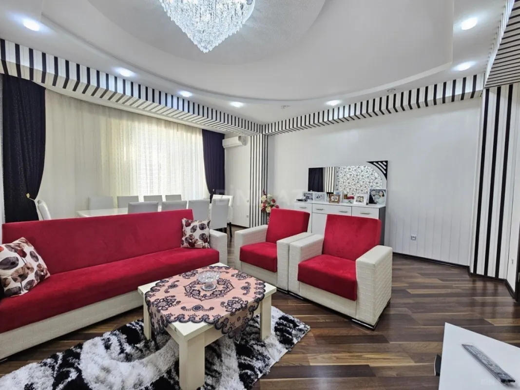 Satılır 4 otaqlı mənzil 132 m²