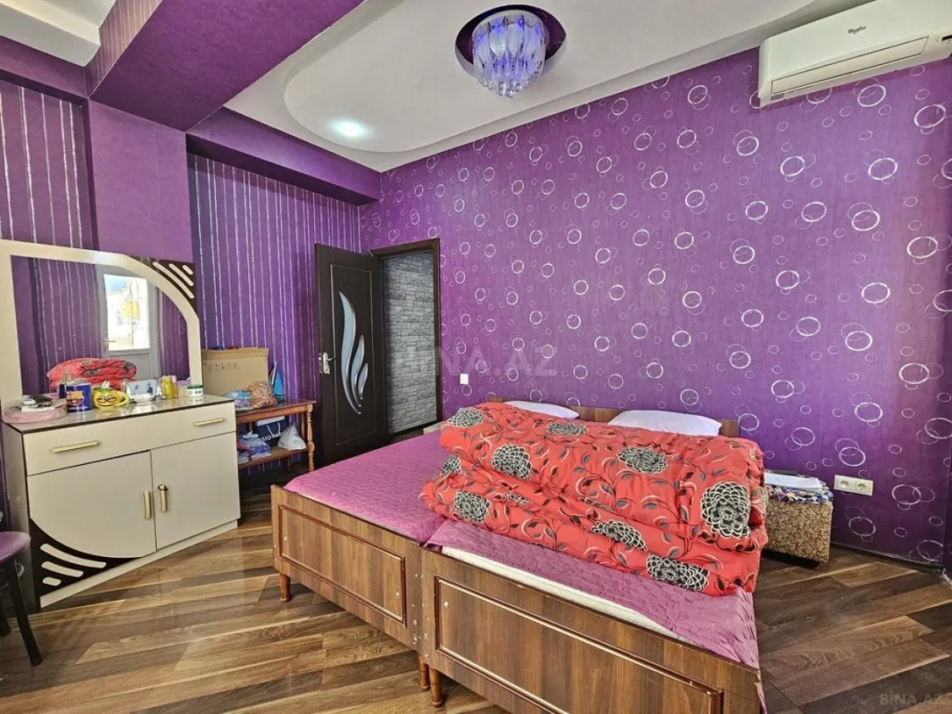 Satılır 4 otaqlı mənzil 132 m²