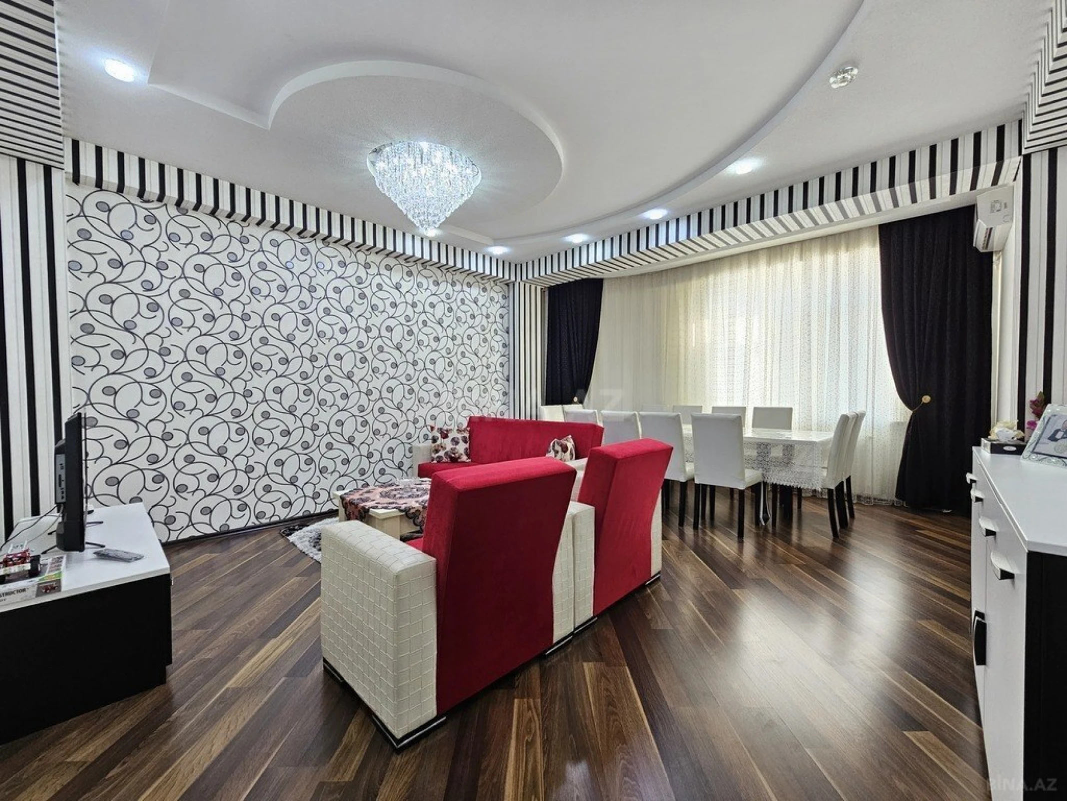 Satılır 4 otaqlı mənzil 132 m²