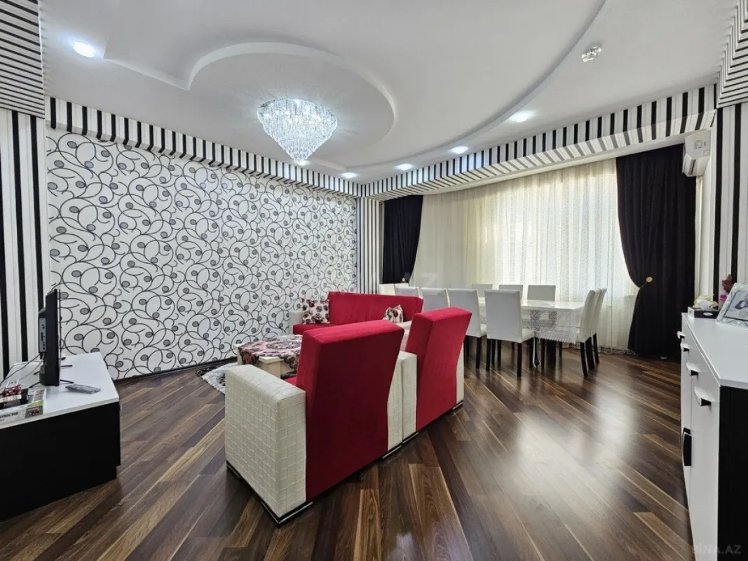Satılır 4 otaqlı mənzil 132 m²