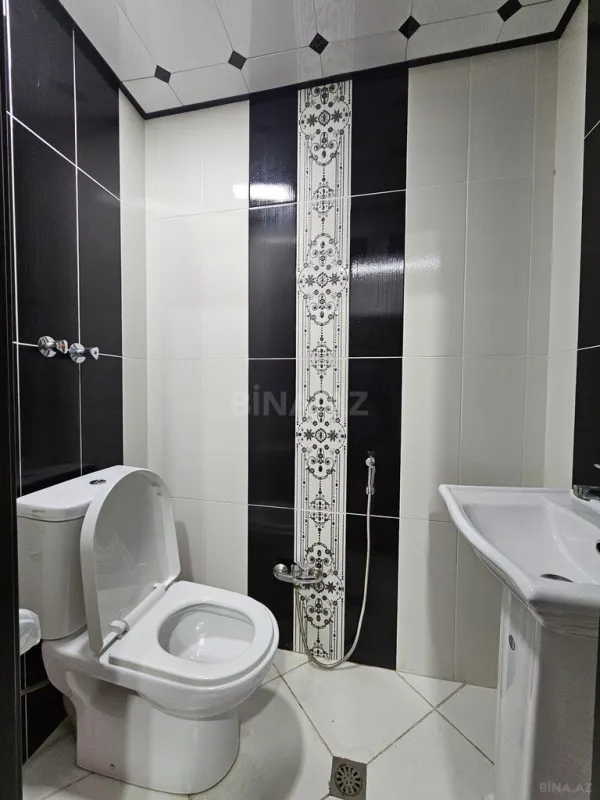 Satılır 4 otaqlı mənzil 132 m²
