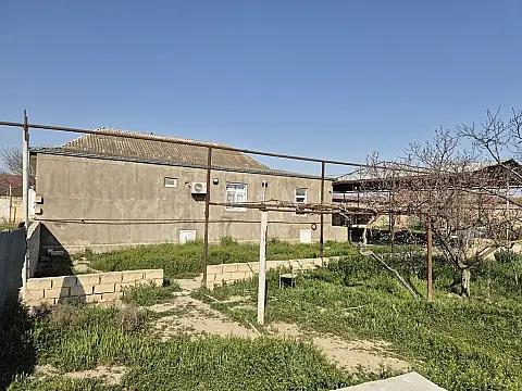 Satılır 3 otaqlı həyət evi 170 m²