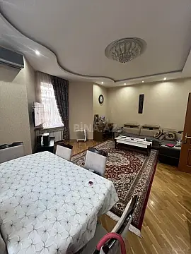Satılır 5 otaqlı həyət evi 285 m²