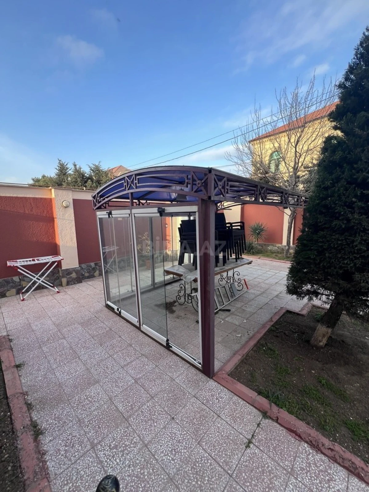 Satılır 5 otaqlı həyət evi 285 m²