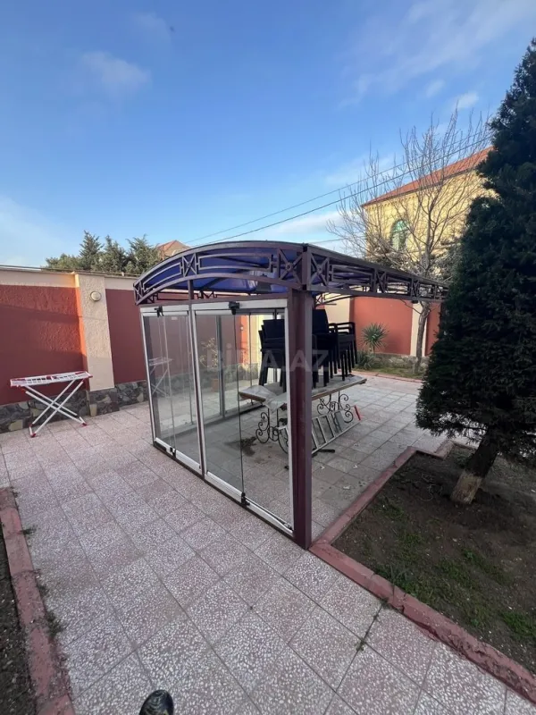 Satılır 5 otaqlı həyət evi 285 m²