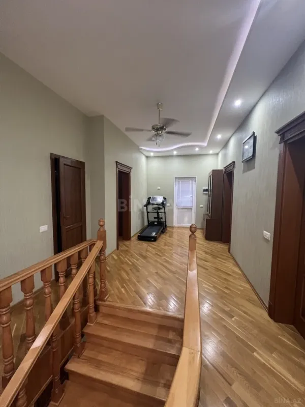 Satılır 5 otaqlı həyət evi 285 m²