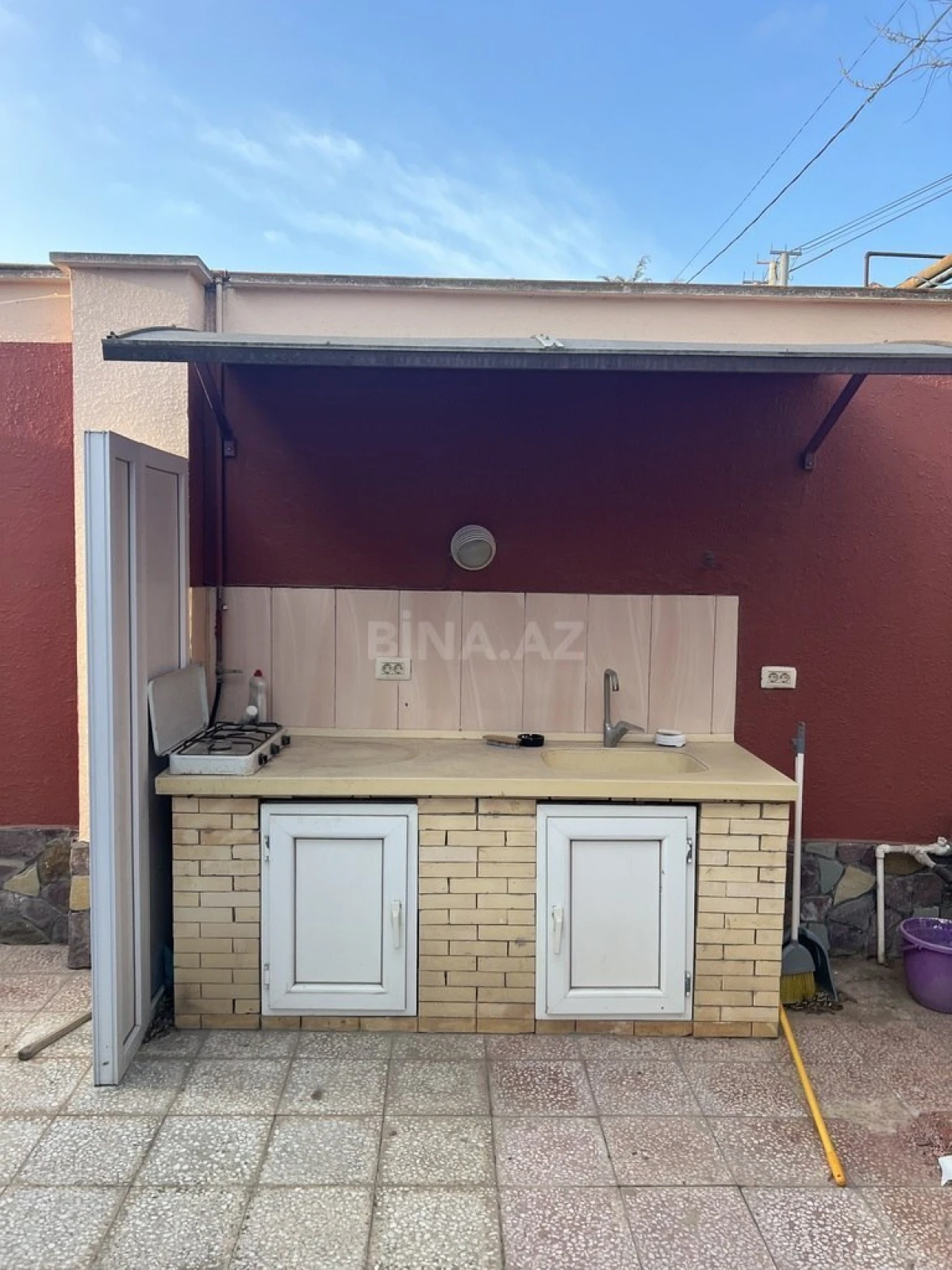 Satılır 5 otaqlı həyət evi 285 m²