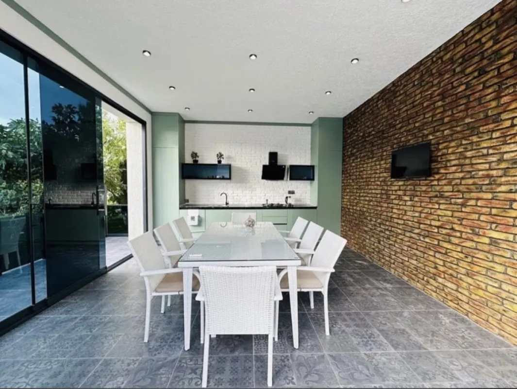 Kirayə verilir 5 otaqlı həyət evi 240 m²