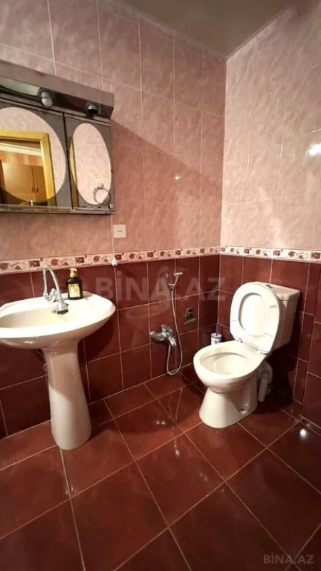 Satılır 4 otaqlı mənzil 145 m²