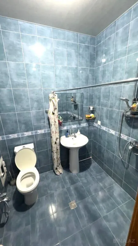 Satılır 4 otaqlı mənzil 145 m²