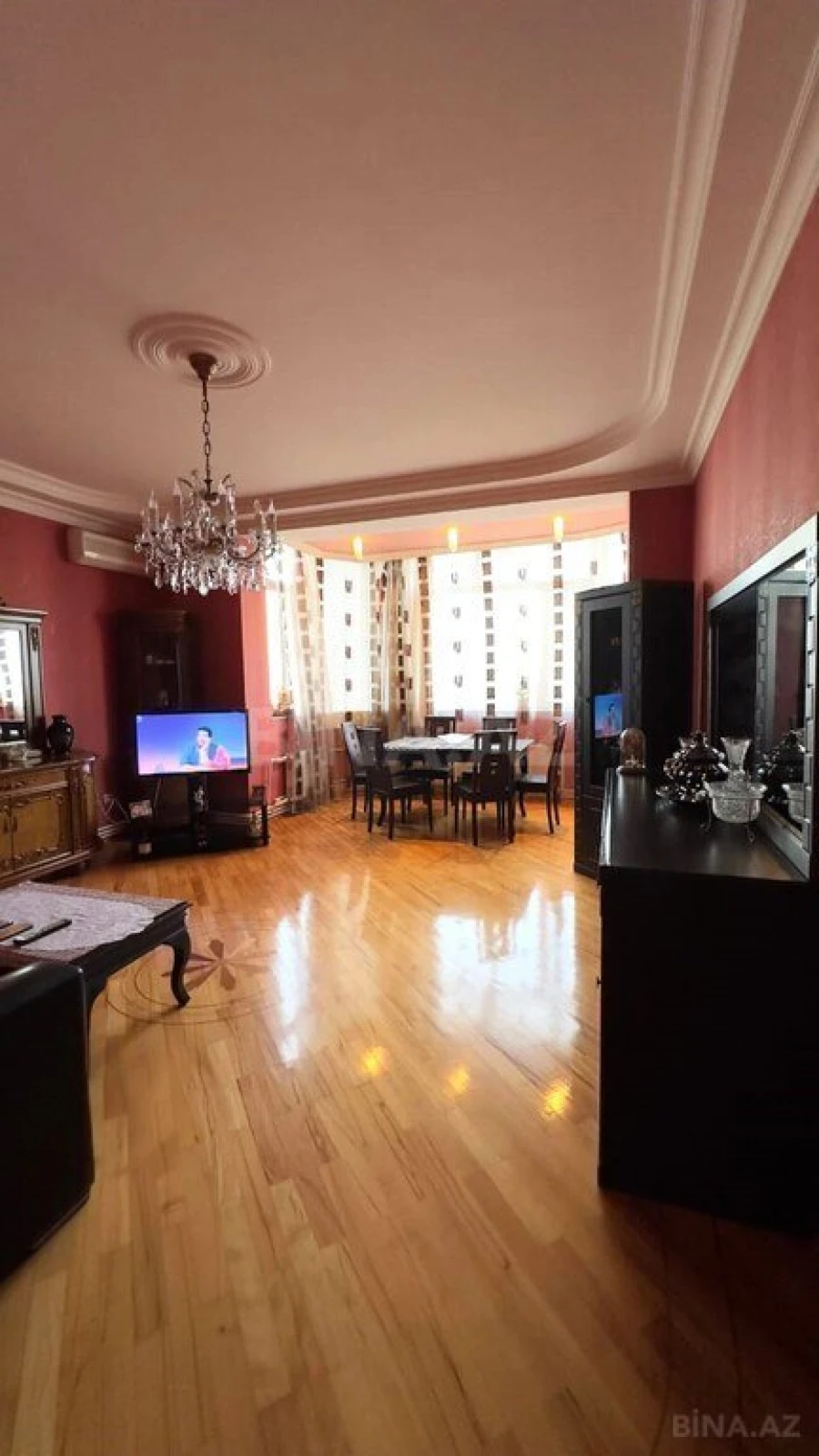 Satılır 4 otaqlı mənzil 145 m²