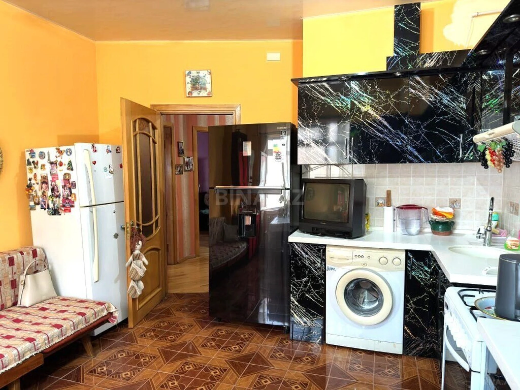 Satılır 4 otaqlı mənzil 145 m²
