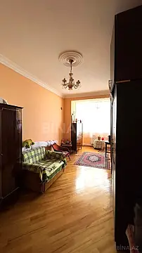 Satılır 4 otaqlı mənzil 145 m²