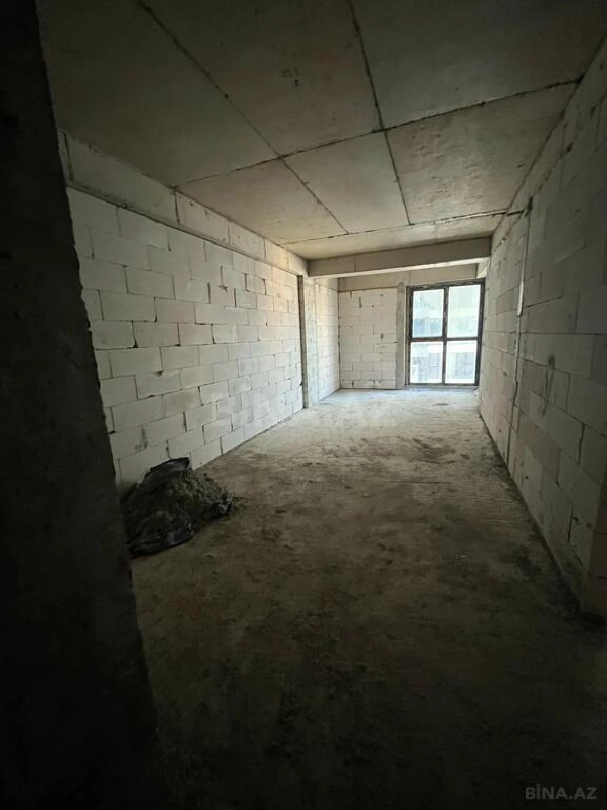 Satılır 2 otaqlı mənzil 96 m²